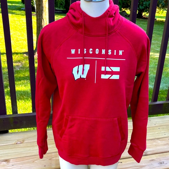 Wisconsin Badgers Red Sweatshirt small - Picture 1 of 6